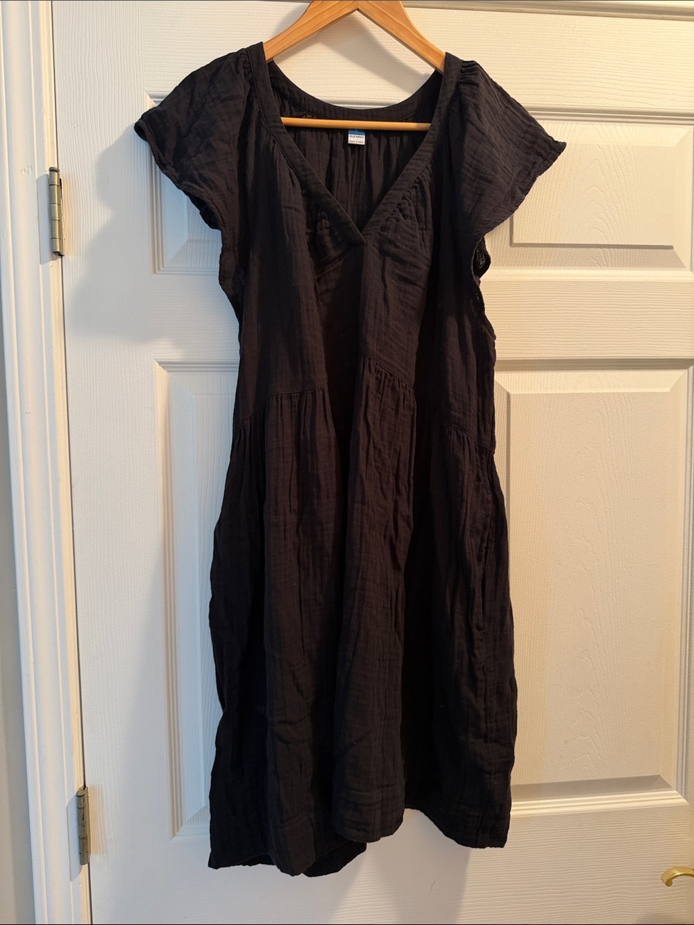 Old Navy Black V-Neck Short Sleeve Dress - Size: Large